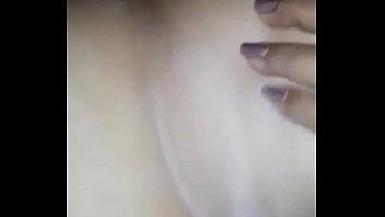 แอบถ่ายจาก VIDEO CALL XXX หลุดแฟนเก่านั่งช่วยตัวเอง แหวกหีให้เห็นน้ำเงี่ยนเยิ้มๆ แฉะขนาดนี้พี่ว่าหนูอยากโดนเย็ดไหมคะ